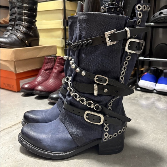 Women's Edgy Black and Blue Combat Boots - Picture 1 of 5